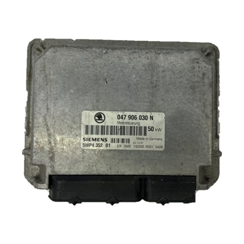 Motorstyrenhet 047906030N 5WP4352 01 Skoda Felicia 1,3 MPI 50 kW Begagnad
