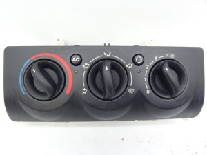 Luftpanel Renault Clio 2  8200147160 7701051263