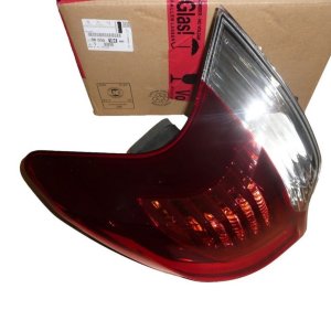 Lampa höger bak 9805510480 Peugeot 3008 Original