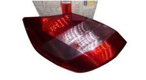 Bakre vänster lampa 8200127704 Renault Scenic II Original