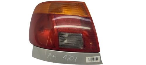 Bakre vänster lampa 8D0945095A Audi A4 B5 Sedan