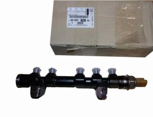 Insprutningsramp 9804776780 Peugeot 5008 II 1.6HDI Original