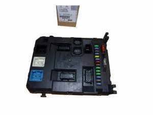 Säkringsbox 6570.71 657071 Citroen C3 Picasso Original