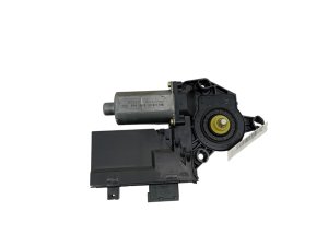 Fönsterhissmotor höger fram 9634457480 Peugeot 307