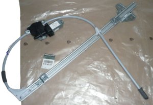 Vindruteshiss vänster 8200467971 Master Movano Inter