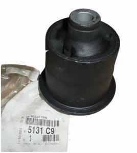 Bussning för bakre balk 5131.C9 5131C9 Citroen C1 Peugeot 107 Original Ny