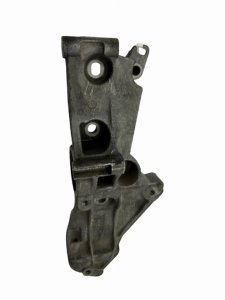 Alternatorfäste 8200425034 Renault Clio 3 Megane 2  1,6