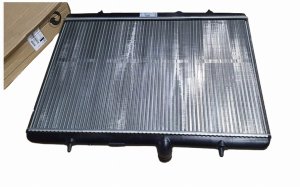 Vattenkylare 1330.Y5 1330Y5 Citroen Peugeot 2.0HDI Original Ny