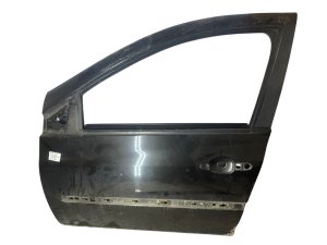Dörr vänster fram Renault Clio III 5D 7751476106 Lack NV676 Begagnad Original