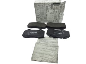 Bromsbelägg fram 7701208218 Nya OE Renault Clio III Megane II RS