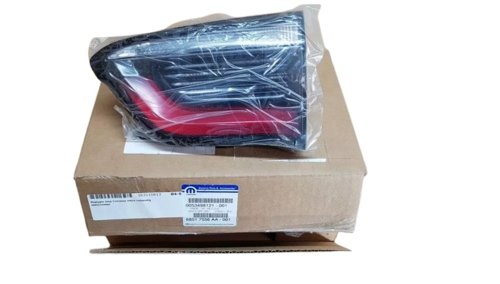 Lampa höger bak K68517556AA Jeep Compas 2017> Original Ny