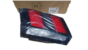 Baklampa, vänster baklucka 9810477880 Peugeot 3008 Ny original
