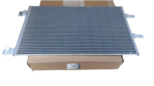 Kondensor för luftkonditionering 921001397R Renault Kangoo II Original Ny